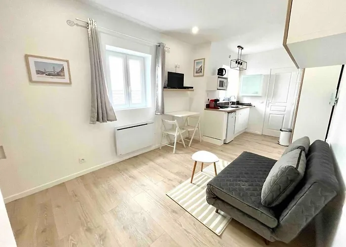 1 Neuf Plein Centre Triangle D'or Deauville! *